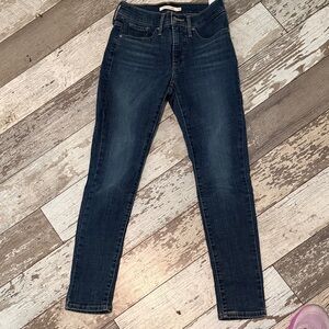 Levi’s 311 Skinny Shaping Jeans size 25